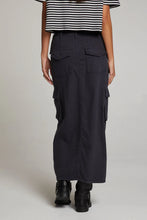 Load image into Gallery viewer, Chaser Tri Licorice Maxi Skirt - Cargo (black)