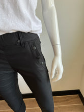 Load image into Gallery viewer, Flog - Dafna Button Capri - Black