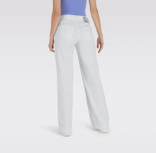 Load image into Gallery viewer, Mac Denim - Dream Wide Wonderlight Denim 32" Length - White
