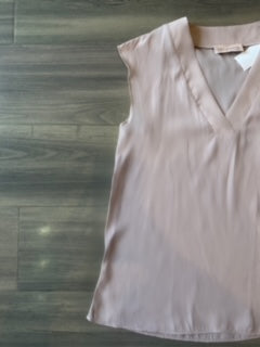 Lola & Sophie - D Satin V-Neck Tee - Blush
