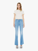 Load image into Gallery viewer, Mother Denim The Weekender Fray - Satisfy Your Cravings
