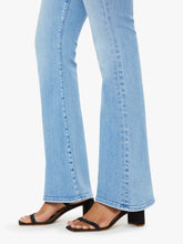 Load image into Gallery viewer, Mother Denim - The Weekender - Blessing In Disguise