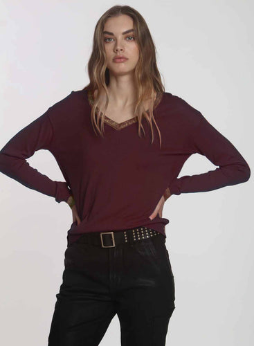 Label + Thread Goldie Vee Sweater - Merlot