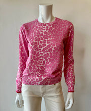 Load image into Gallery viewer, Wispr by Brodie - Lyra Leopard Crew - Pink