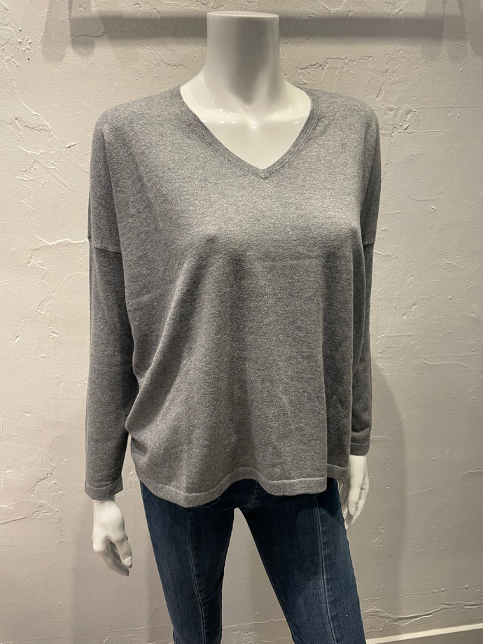 Minnie Rose V Neck Pullover Sweater - Grey Shadow