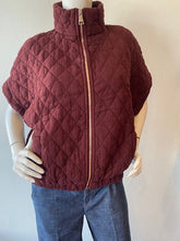 Load image into Gallery viewer, Suzy D - Charleston Quilted Short Sleeve Jacket - Claret (Burgundy)