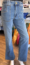 Load image into Gallery viewer, KUT - Stella Flare Pant - Wish