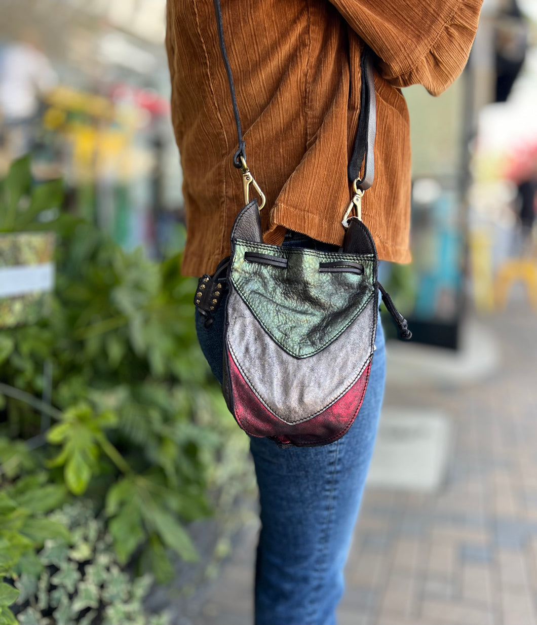 Campomaggi - Chevron Bucket Crossbody - Military/Red/Grey