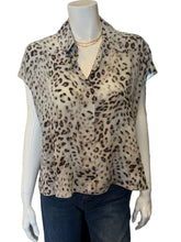 Load image into Gallery viewer, Lola &amp; Sophie -Grey Leopard Boxy Top - Silver