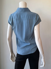 Load image into Gallery viewer, Lola &amp; Sophie - Hybrid Cap Sleeve Shirt - Blueshadow