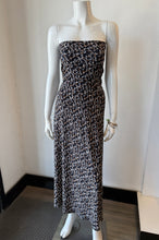 Load image into Gallery viewer, Viereck - Talent Dress/Skirt - Amg