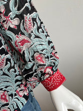 Load image into Gallery viewer, Maison Hotel - Cohen Blouse - Rosa Rosae - Hawaian Beach