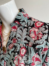 Load image into Gallery viewer, Maison Hotel - Cohen Blouse - Rosa Rosae - Hawaian Beach