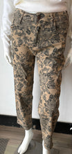 Load image into Gallery viewer, Kut From The Kloth - Ashton Relaxed Leg - Sand