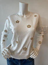 Load image into Gallery viewer, J Society - Sequin Flower Sweater - White/Gold