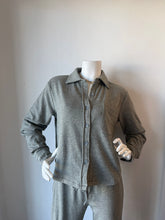 Load image into Gallery viewer, Bobi - Cropped L/S Button Up - Army