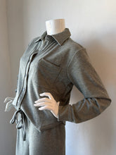 Load image into Gallery viewer, Bobi - Cropped L/S Button Up - Army