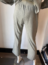 Load image into Gallery viewer, Bobi - Comfort Waist Crop Flare - Army