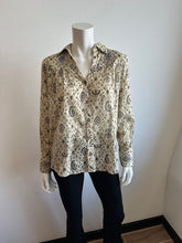 Load image into Gallery viewer, Maison Hotel - Anne Blouse - Java Vanilla -  Java