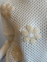 Load image into Gallery viewer, J Society - Open Stitch Flower Crew - White
