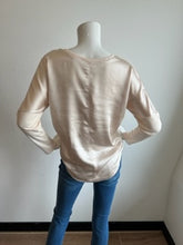 Load image into Gallery viewer, Melissa Nepton - Cindy V-Neck Long Sleeve Top - Pearl