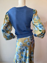 Load image into Gallery viewer, Current Air - Floral Woven Sweater - Olive/Blue