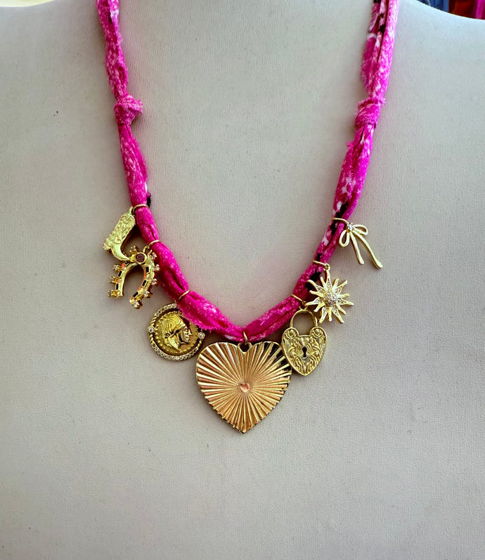 Mandriana - Vintage Bandana Charm Necklace - Pink