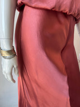 Load image into Gallery viewer, Bobi - Seamed Bias Skirt - Red Rock