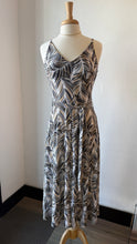 Load image into Gallery viewer, Viereck - Coaster Dress - Orlando (White/Black/Beige)