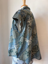 Load image into Gallery viewer, Maison Hotel - Shikoku Ayako Shirt - Indigo Bloom