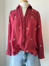 Load image into Gallery viewer, Maison Hotel - Medusa Rani Shirt - Raspberry