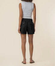 Load image into Gallery viewer, KUT From The Kloth - Katana Short - Black