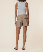 Load image into Gallery viewer, KUT From The Kloth - Katana Short - Khaki