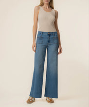 Load image into Gallery viewer, KUT - Meg High Rise Wide Leg in Sunny Wash