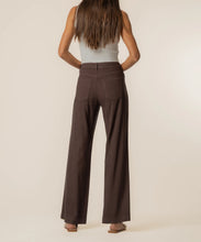 Load image into Gallery viewer, KUT From The Kloth - Meg Flat Front - Chocolate