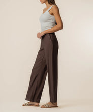 Load image into Gallery viewer, KUT From The Kloth - Meg Flat Front - Chocolate