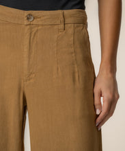 Load image into Gallery viewer, KUT - Meg Flat Front - Wood
