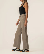 Load image into Gallery viewer, KUT From The Kloth - Meg High Rise Side Panel - Milk Tea