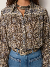 Load image into Gallery viewer, Maison Hotel - Amrit Blouse - Blue Orchid