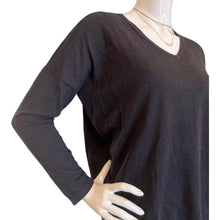 Load image into Gallery viewer, Minnie Rose V Neck Pullover Sweater - Black