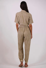 Load image into Gallery viewer, Sea Lustre - Exuma Joggers - Olive Animal