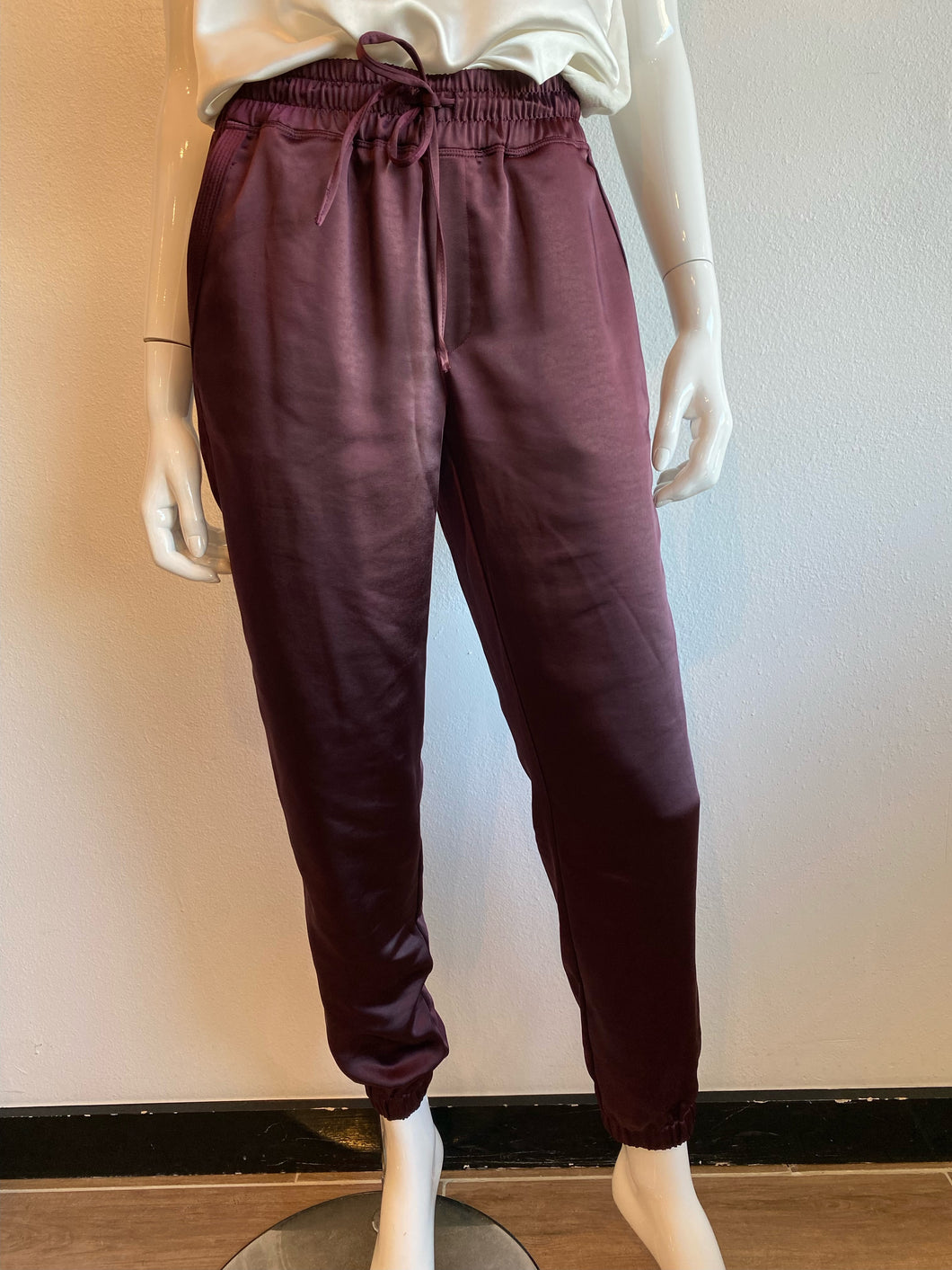 Melissa Nepton - Cary Jogger - Merlot