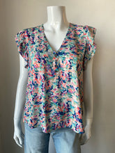 Load image into Gallery viewer, Veronica M- VNK Button Ruffle Top- Nadi