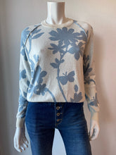Load image into Gallery viewer, Minnie Rose - Cotton Cashmere 3/4 Sleeve REVERSIBLE Floral Crew - Fresco/Starch