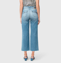 Load image into Gallery viewer, MAC Denim Jamie Style in Light Blue