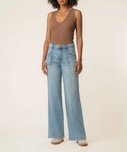 Load image into Gallery viewer, Kut From The Kloth - Jodi High Rise Wide Leg - Core Light Wash