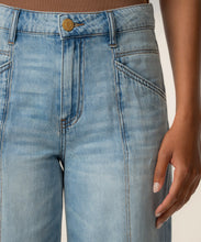 Load image into Gallery viewer, Kut From The Kloth - Jodi High Rise Wide Leg - Core Light Wash