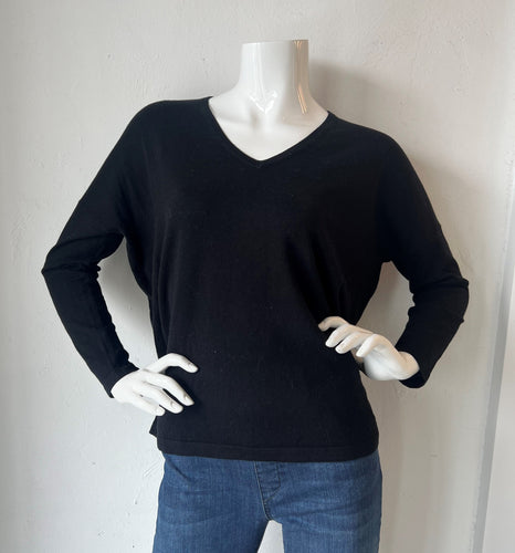 Minnie Rose V Neck Pullover Sweater - Black