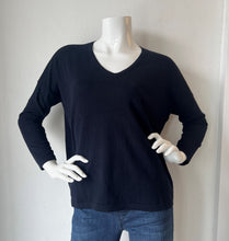 Load image into Gallery viewer, Minnie Rose V Neck Pullover Sweater - Navy