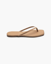 Load image into Gallery viewer, TKEES - Square Toe Lily - Cocobutter
